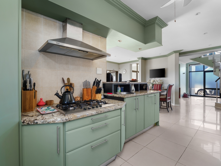4 Bedroom Property for Sale in Zeegezicht Western Cape